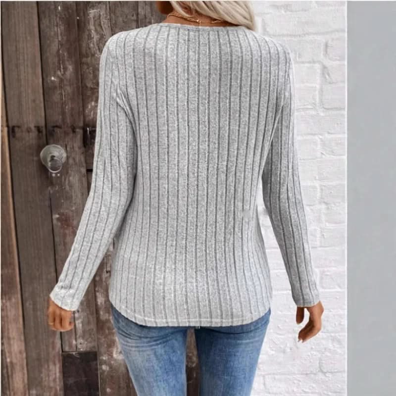 Strukturierter saisonaler Strickpullover
