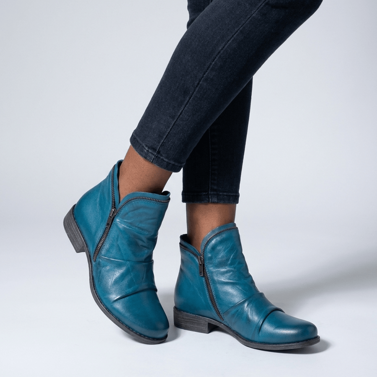 ITERPUB::cold-frugaze-16502990700893::01-hero_a_footwear