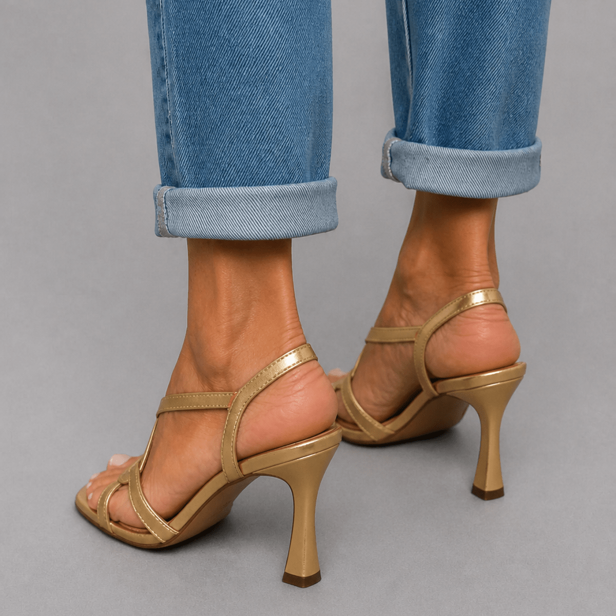 ITERPUB::cold-frugaze-16395971363165::02-hero_back_footwear