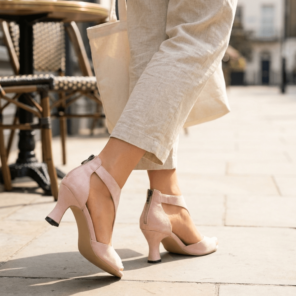 ITERPUB::cold-frugaze-16444874522973::02-hero_back_footwear