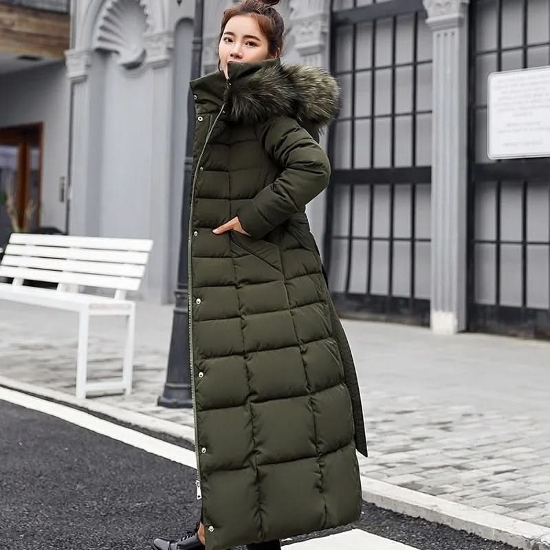 Noa | Abrigo largo acolchado de invierno para mujer con capucha de pelo y cinturón