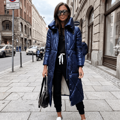 Chic Zip-Up Winter Coat for Modern Commuter Outfits