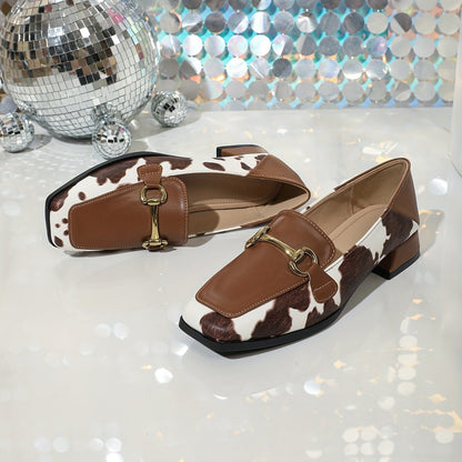 Chunky Sandalen mit Kuhmuster