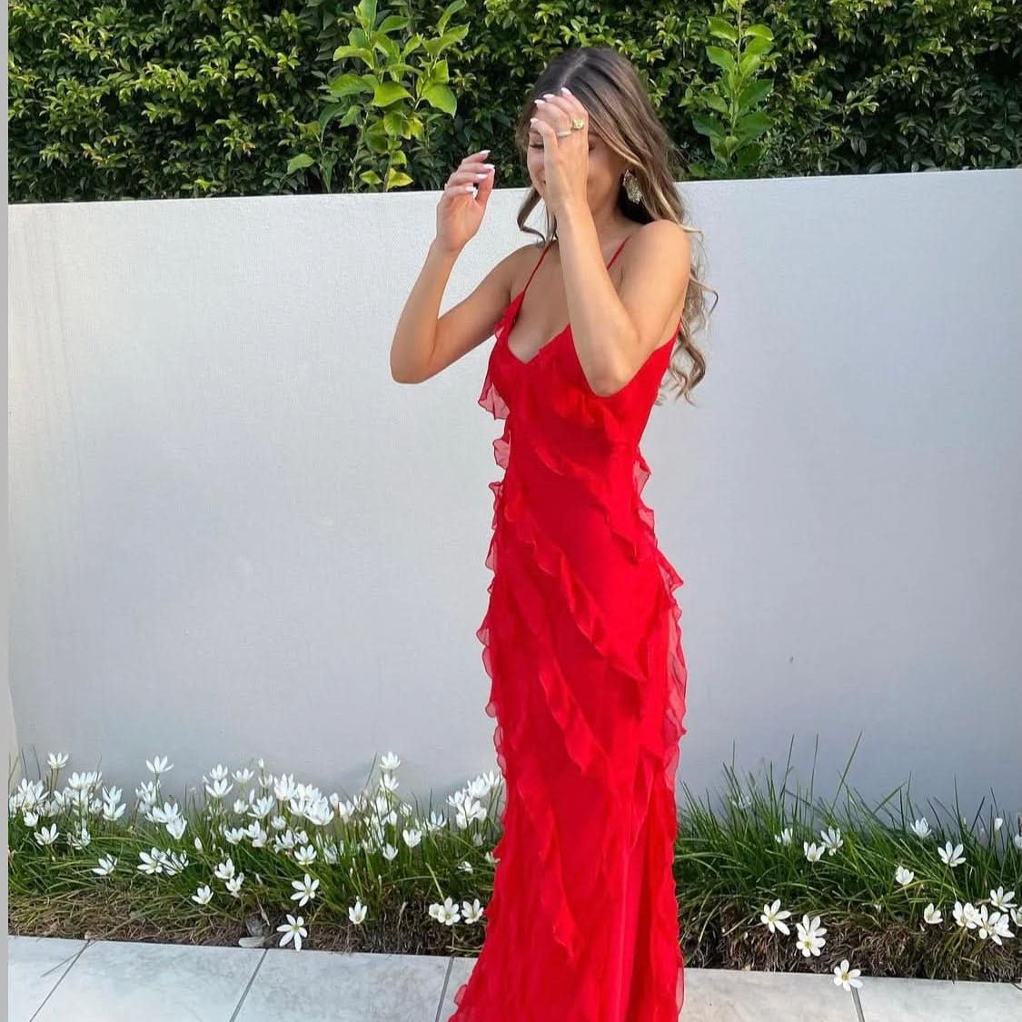 Schmeichelndes Maxikleid mit Rüschen