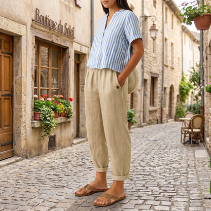 Hoch taillierte Hose mit weitem Bein