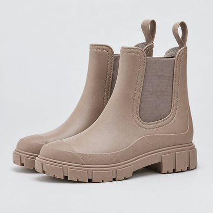 Refined Boots for Smart Casual Outfits