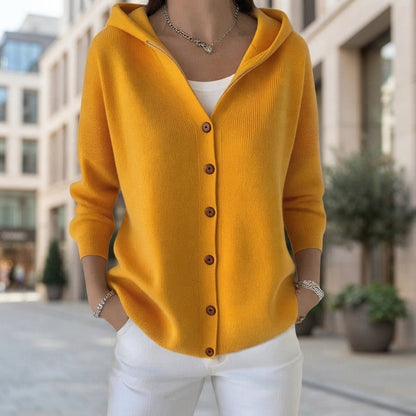 Lässige Strickjacke mit Kapuze und Knopfleiste