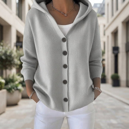 Lässige Strickjacke mit Kapuze und Knopfleiste