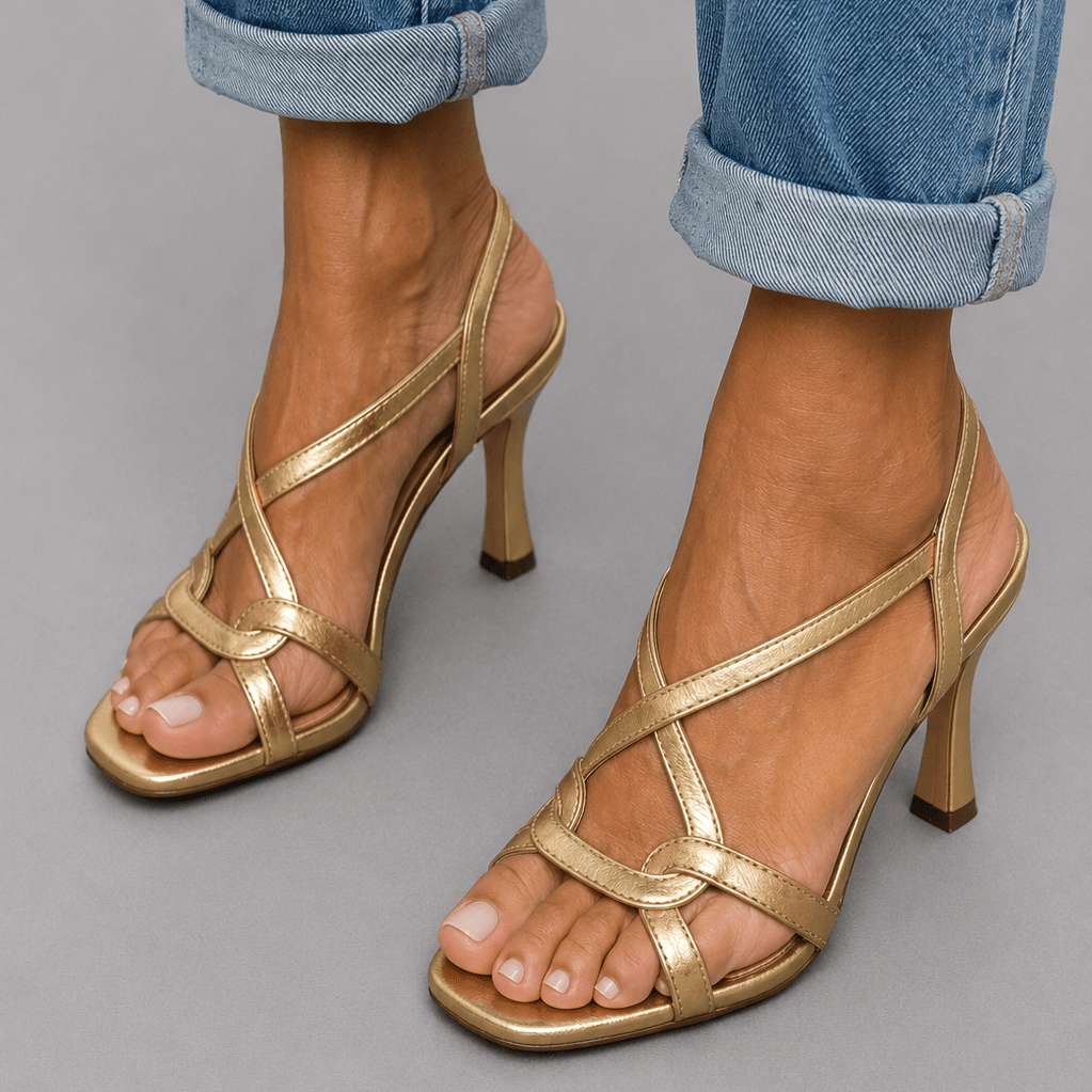 Sandalias de tacón dorado