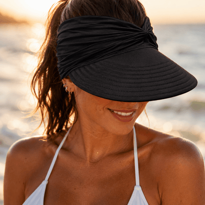 Breitkrempiges, gerafftes Visier mit UPF 50+ Sonnenschutz