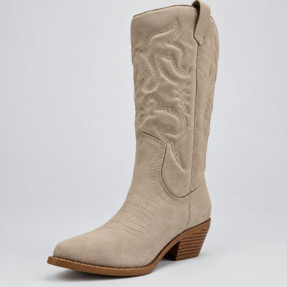 Chic Pointed Western Boots for Modern Outfits