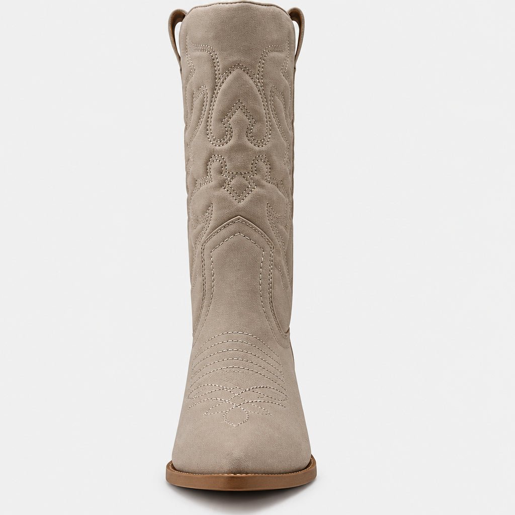 Chic Pointed Western Boots for Modern Outfits