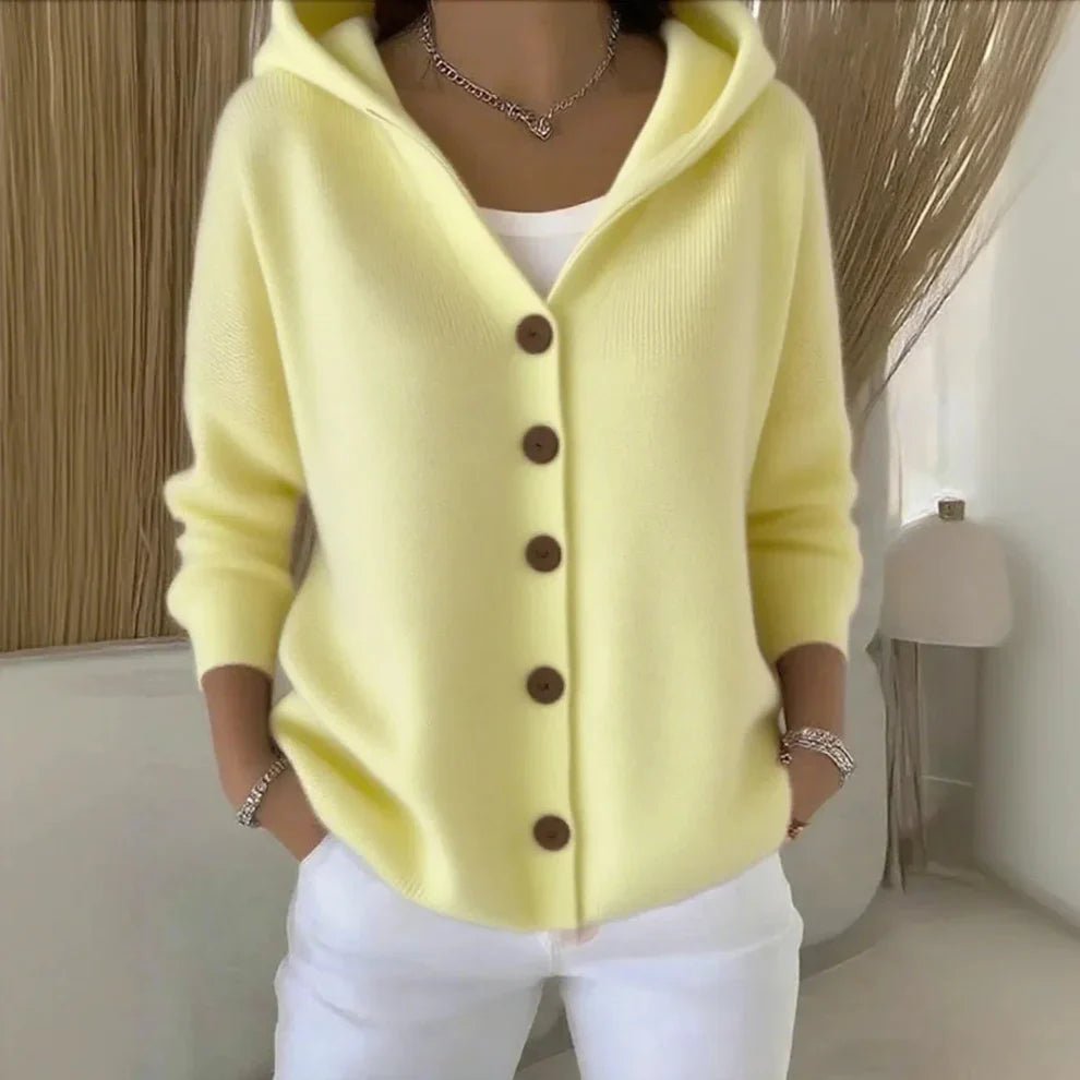 Lässige Strickjacke mit Kapuze und Knopfleiste