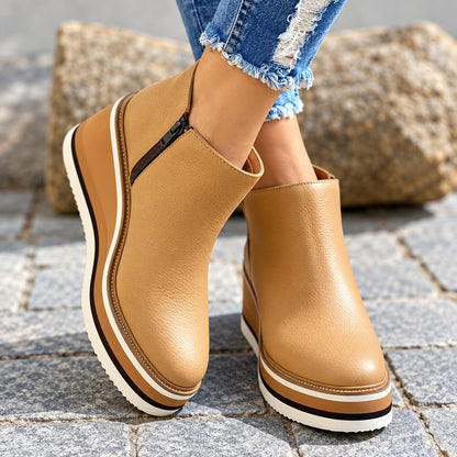 Plateau-Stiefeletten mit Keilabsatz