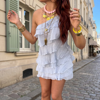 Gestuftes Mini-Kleid mit einer Schulter