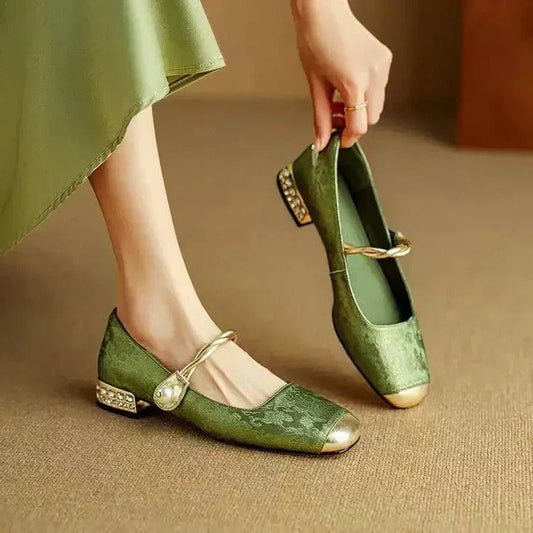 Elegant Pearl Strap Vintage Shoes