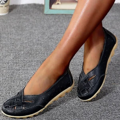 White Round-Toe Ballet Flats for All-Day Wear