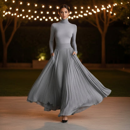 Plissiertes Maxikleid mit Rollkragen