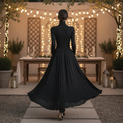 Plissiertes Maxikleid mit Rollkragen