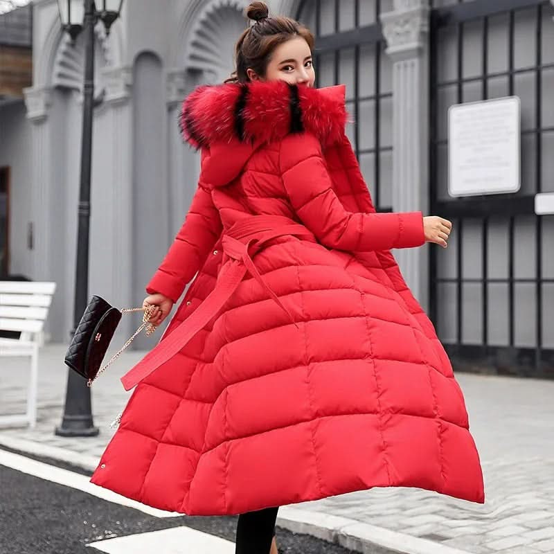 Noa | Abrigo largo acolchado de invierno para mujer con capucha de pelo y cinturón