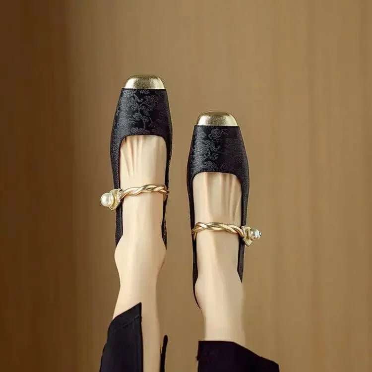 Elegant Pearl Strap Vintage Shoes