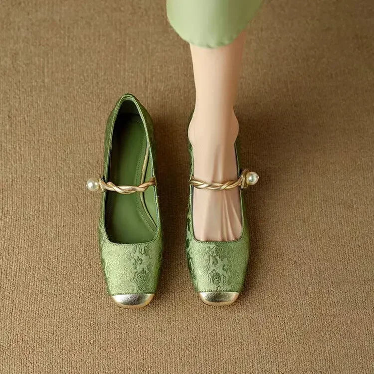 Elegant Pearl Strap Vintage Shoes