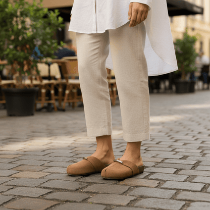 Mules slip on metálicos con hebilla
