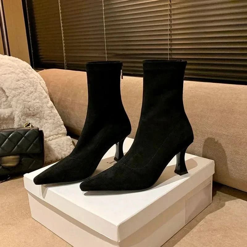 Spitz zulaufende Stiletto-Ankle-Boots