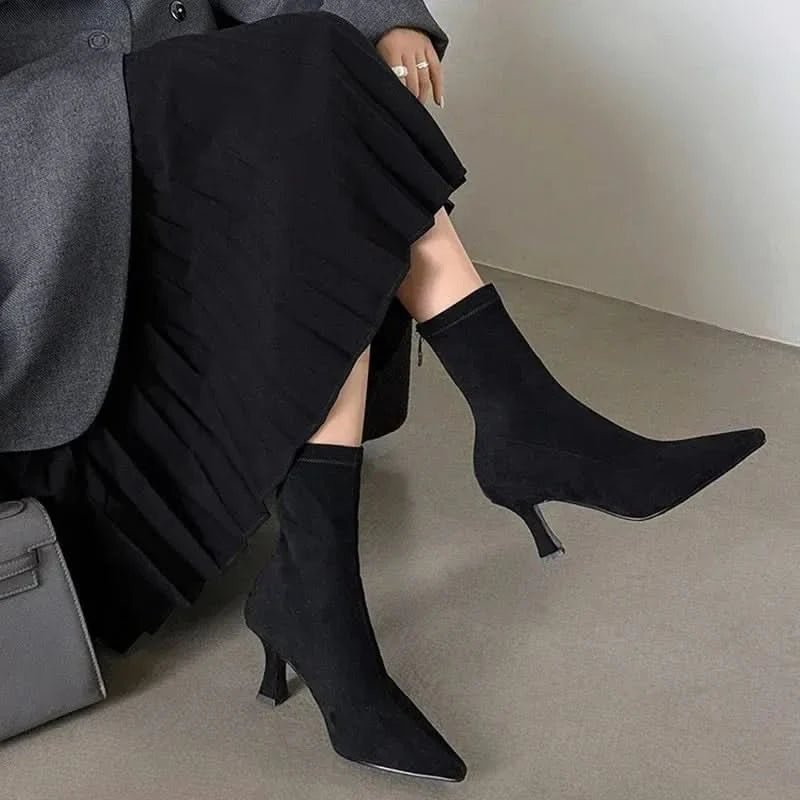 Spitz zulaufende Stiletto-Ankle-Boots