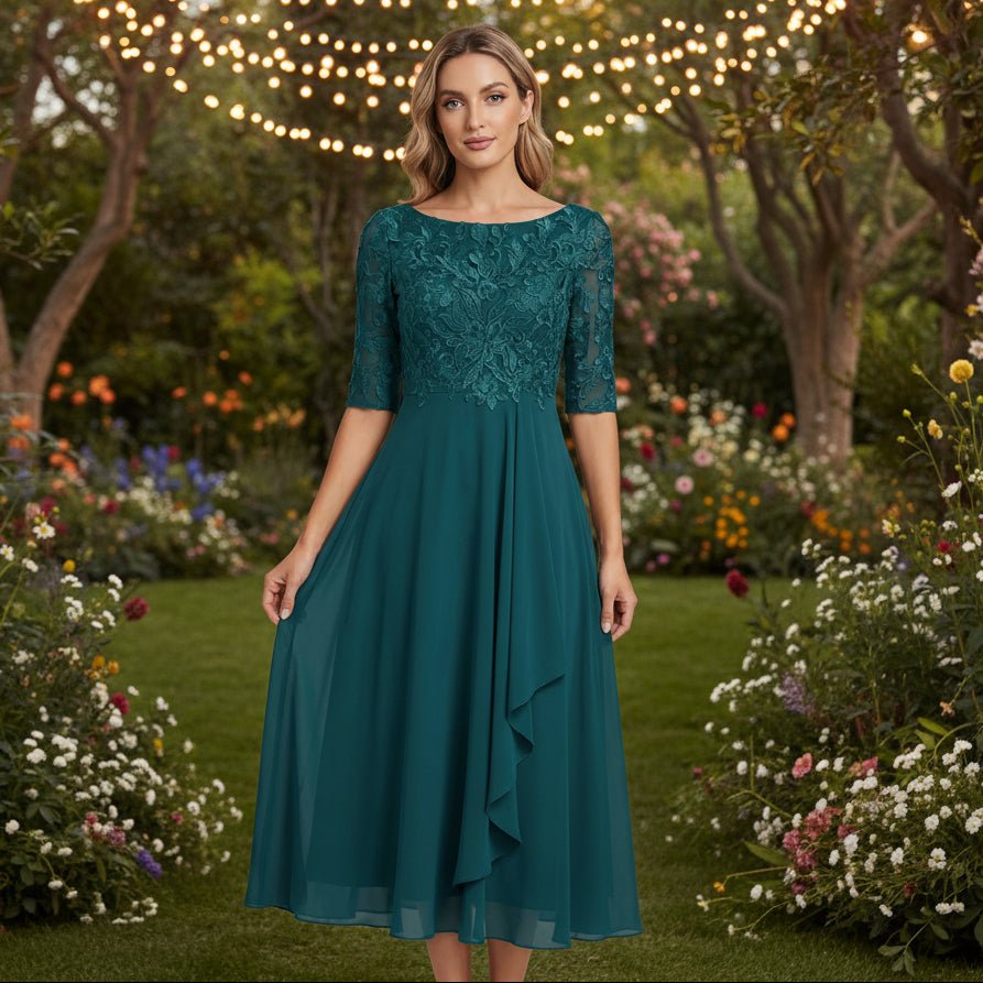 Midi-Kleid mit ausgestelltem Rock und hoher Taillenlinie