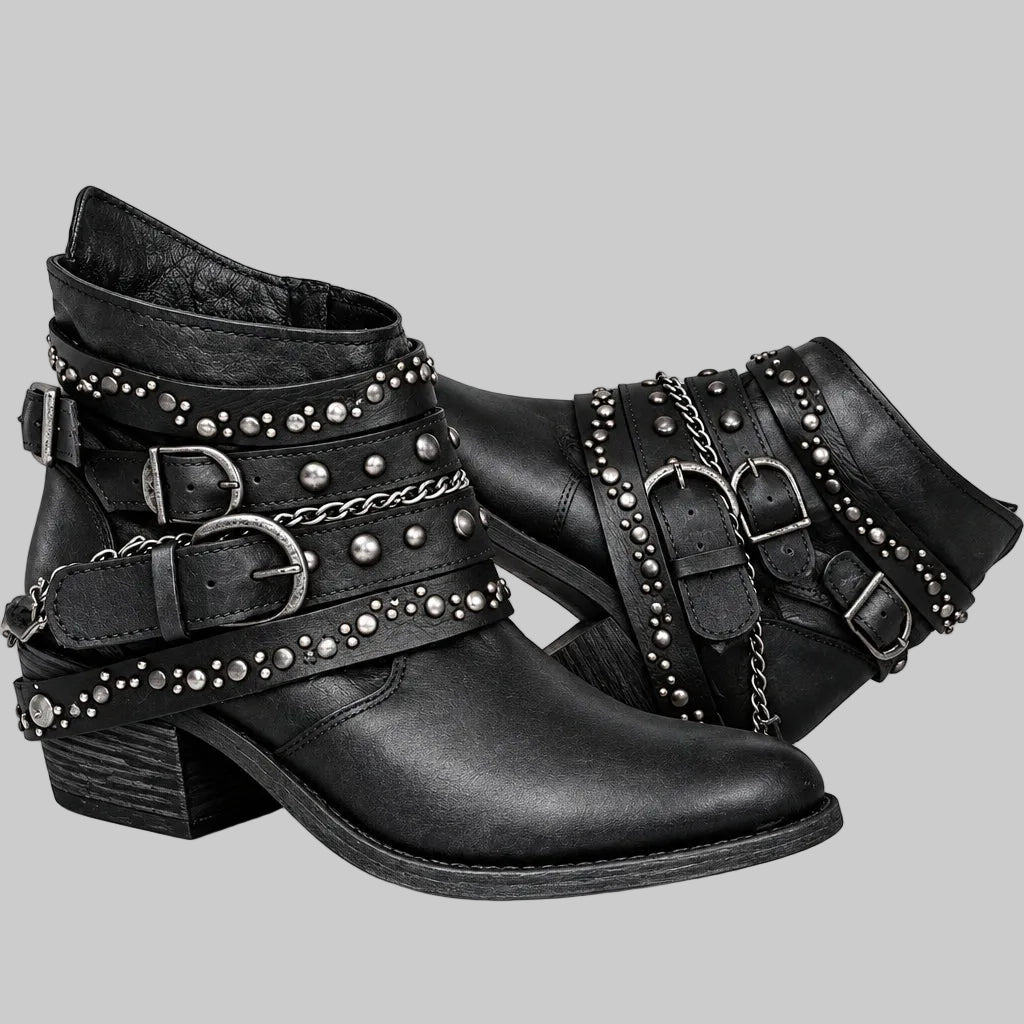 Nietenbesetzte Schnallen-Stiefeletten
